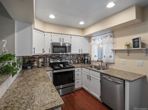 11823 Kepner Dr, Aurora CO  80012-3292 exterior