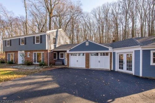9 Spring Mountain Rd, Califon, NJ 07830-4002