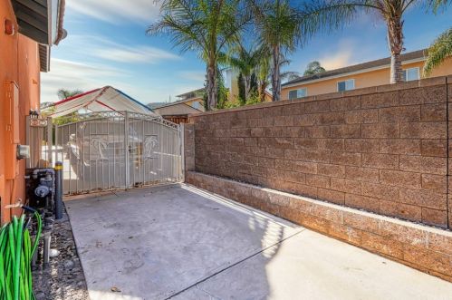 11440 Arizona Ave, Riverside CA  92503-8811 exterior