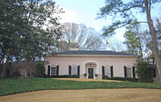 4187 Conway Valley Rd, Atlanta, GA 30327-3607