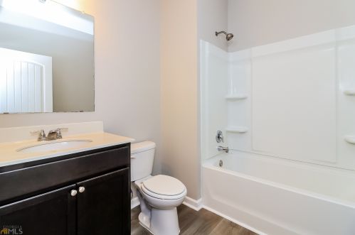 5174 Amberland Sq, Atlanta GA  30349-1696 exterior