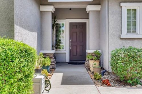 9973 Sienna Ct, Elk Grove, CA 95757-3308
