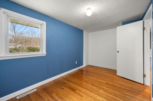 890 Center St, Wallingford CT  06492-5019 exterior