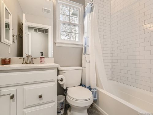 16294 Phillips Ln, Englewood CO  80112-4607 exterior