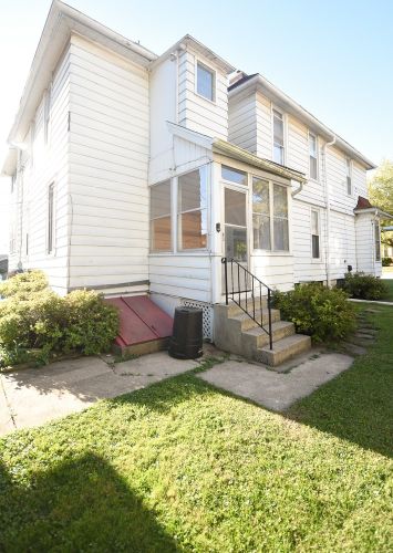 204 Everett St, Nelson IL  61021-2142 exterior