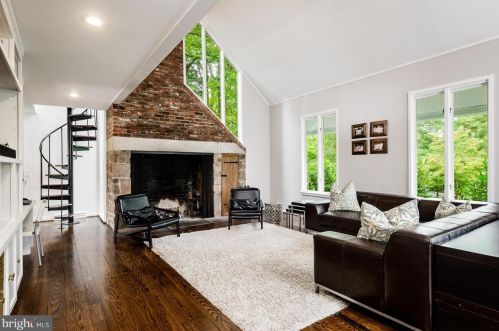 126 Rolling Hill Rd, Montgomery, NJ 08558-2321