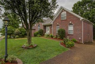 5148 Bay Overlook Dr, Hermitage, TN 37076-3652