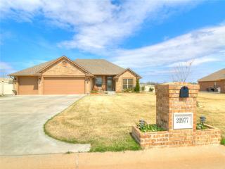 20977 Fall Creek Dr, Harrah, OK 73045-9758