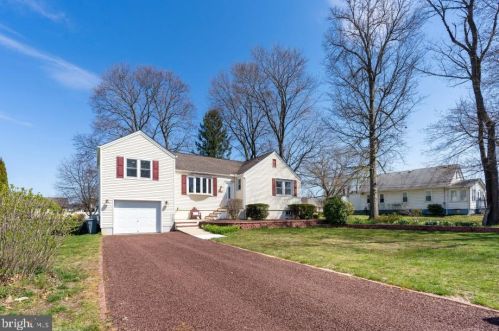 234 Hauser Ave, Trenton, NJ 08620-1706