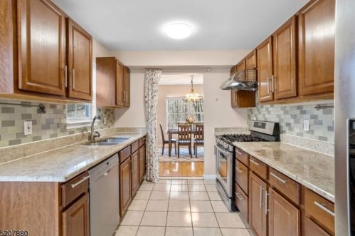 22 Grant Way, Princeton NJ  08540-1600 exterior