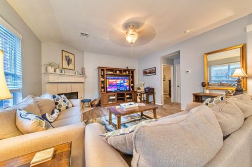 1305 Deville Cir, Garland TX 75043-1851 exterior