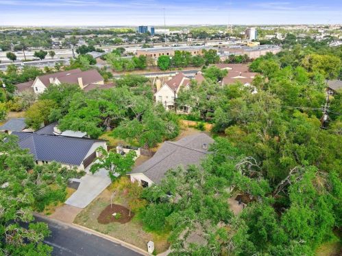 11905 Brookwood Rd, Austin TX  78750-2744 exterior