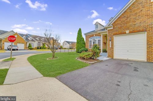 15001 Gaffney Cir, Gainesville, VA 20155-4888