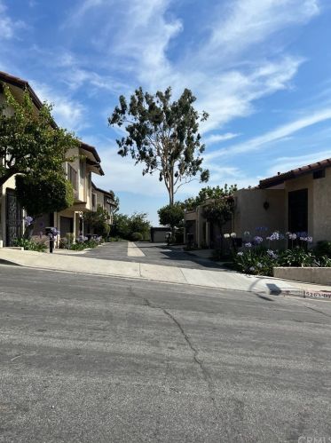 5210 Tierra Monte Dr, Whittier, CA 90601-2252