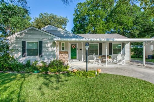 10733 Galena St, Dallas, TX 75228-2562