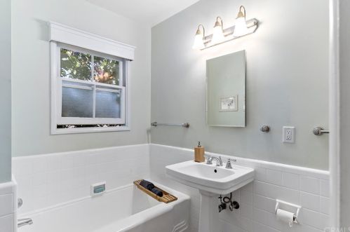 2930 Adams St, Glendale CA 91206-3422 exterior