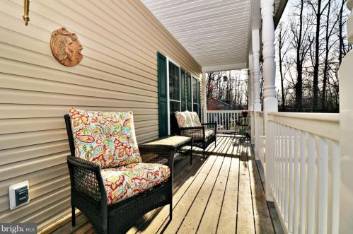 1756 Johnnycake Ln, Harpers Ferry WV 25425-6078 exterior