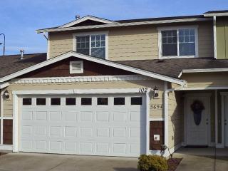 5694 Correll Dr, Ferndale, WA 98248-8565