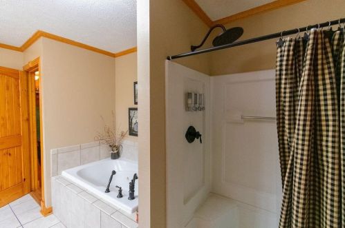 15302 Ben Wiggins Rd, Conroe TX  77303-4805 exterior