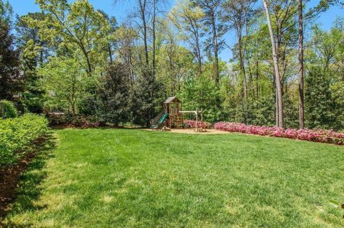 2654 Ellwood Dr, Atlanta GA  30305-3866 exterior