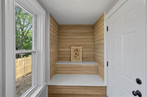 158 Tidewater Dr, Warwick RI  02889-4622 exterior
