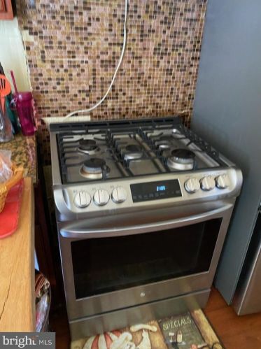 1926 7 St, Camden NJ 08102-1842 exterior