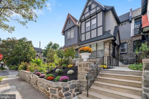 420 49th St, Philadelphia, PA 19143-1710