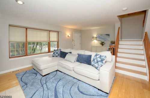 83 Falls Bridge Dr, Paterson, NJ 07512-1722