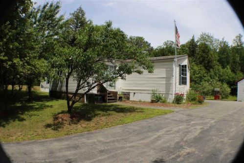 60 Warner Rd, Henniker, NH 03242-3168