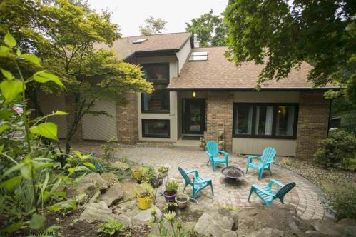 615 Poplar Woods Dr, Morgantown, WV 26505-1110