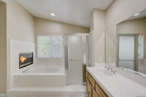 949 Lone Pine Ln, Anaheim CA  92808-2309 exterior