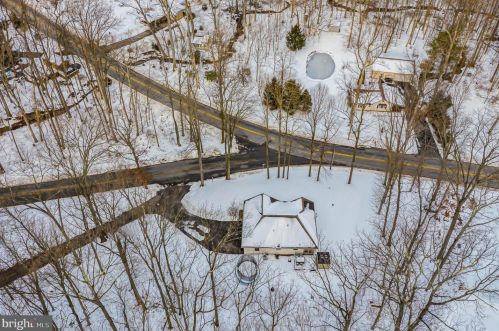 7703 Gnatstown Rd, Hanover PA 17331-6821 exterior