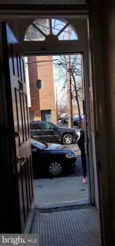 709 3rd St, Philadelphia, PA 19123-2903