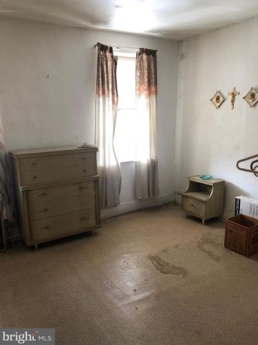 2442 10th St, Philadelphia PA 19133-1614 exterior