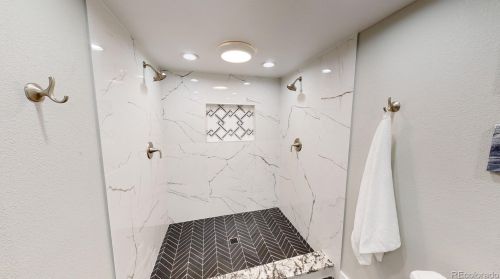 6251 Jamaica Ct, Englewood CO  80111-5701 exterior