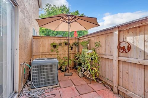1211 Mariposa Ct, Vista CA  92084-3445 exterior