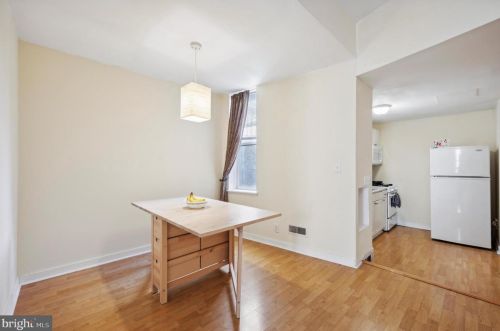 1419 4 St, Philadelphia PA 19147-0059 exterior