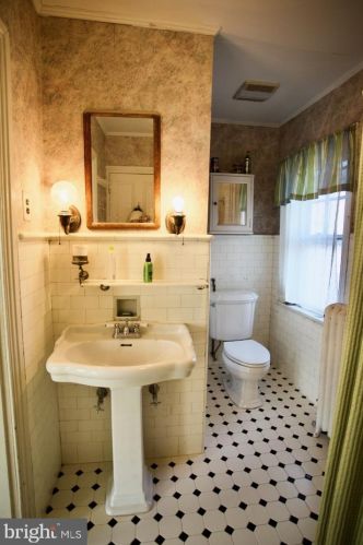 310 Warwick Rd, Haddonfield NJ 08033-3828 exterior