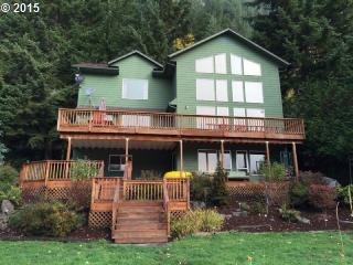 71788 Northshore Dr, Westport, OR 97016-7296