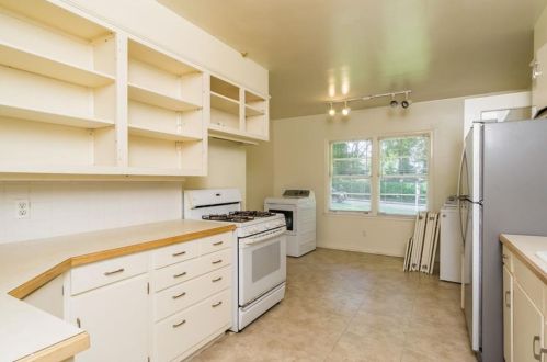 1285 Moores Mill Rd, Atlanta GA  30327-1429 exterior