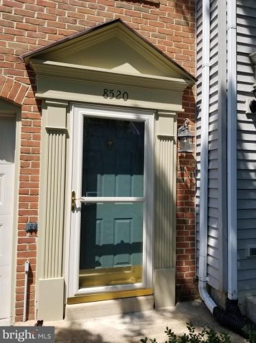 8520 Coronation Ln, Bristow, VA 20136-1752