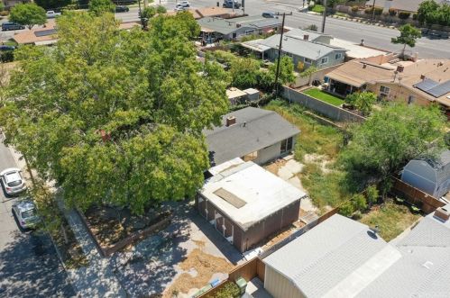 1020 Dennis Ave, Simi Valley CA  93065-3224 exterior