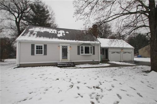36 Pilgrim Dr, Windsor, CT 06095-1909