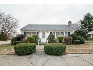 82 Garland Ave, Cranston, RI 02910-4253