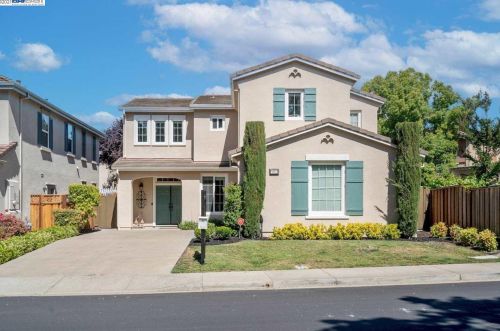 5601 Creekview Dr, Pleasanton, CA 94568-7402