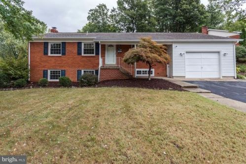 3012 Arkendale St, Woodbridge, VA 22193-1238