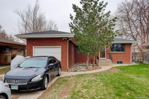 2324 Iola St, Denver, CO 80010-1233