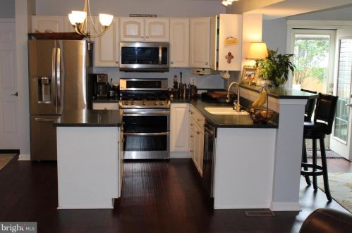 13019 Gorham Way, Woodbridge VA  22192-2949 exterior