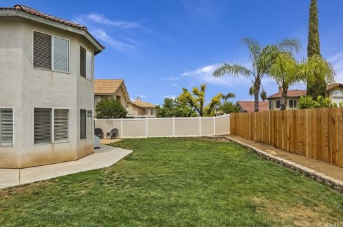 8554 Rosemary Dr, Riverside CA  92508-2965 exterior