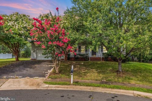 34 Ashcroft Dr, Fredericksburg, VA 22405-5781